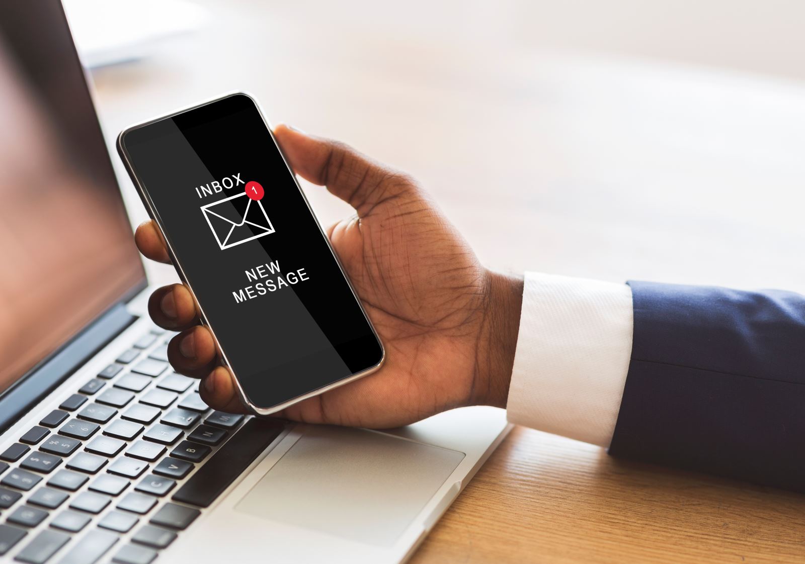 Email doanh nghiệp