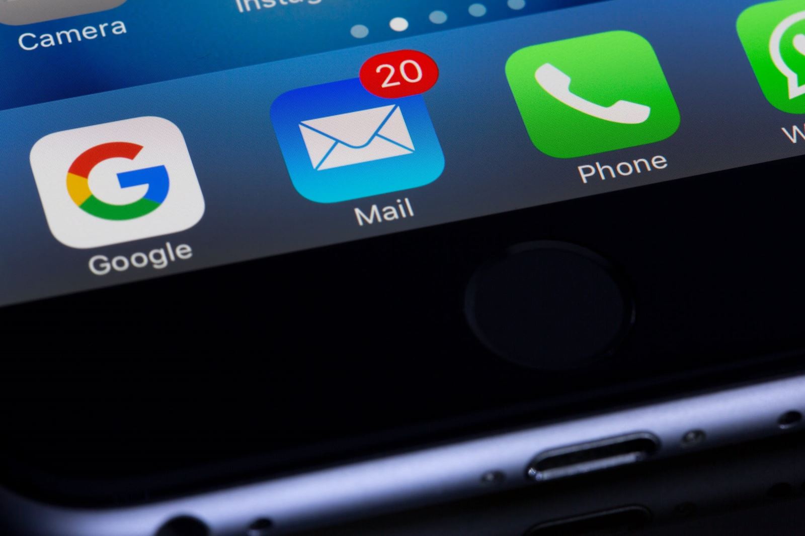 Tạo cảm giác cấp bách cho tiêu đề email