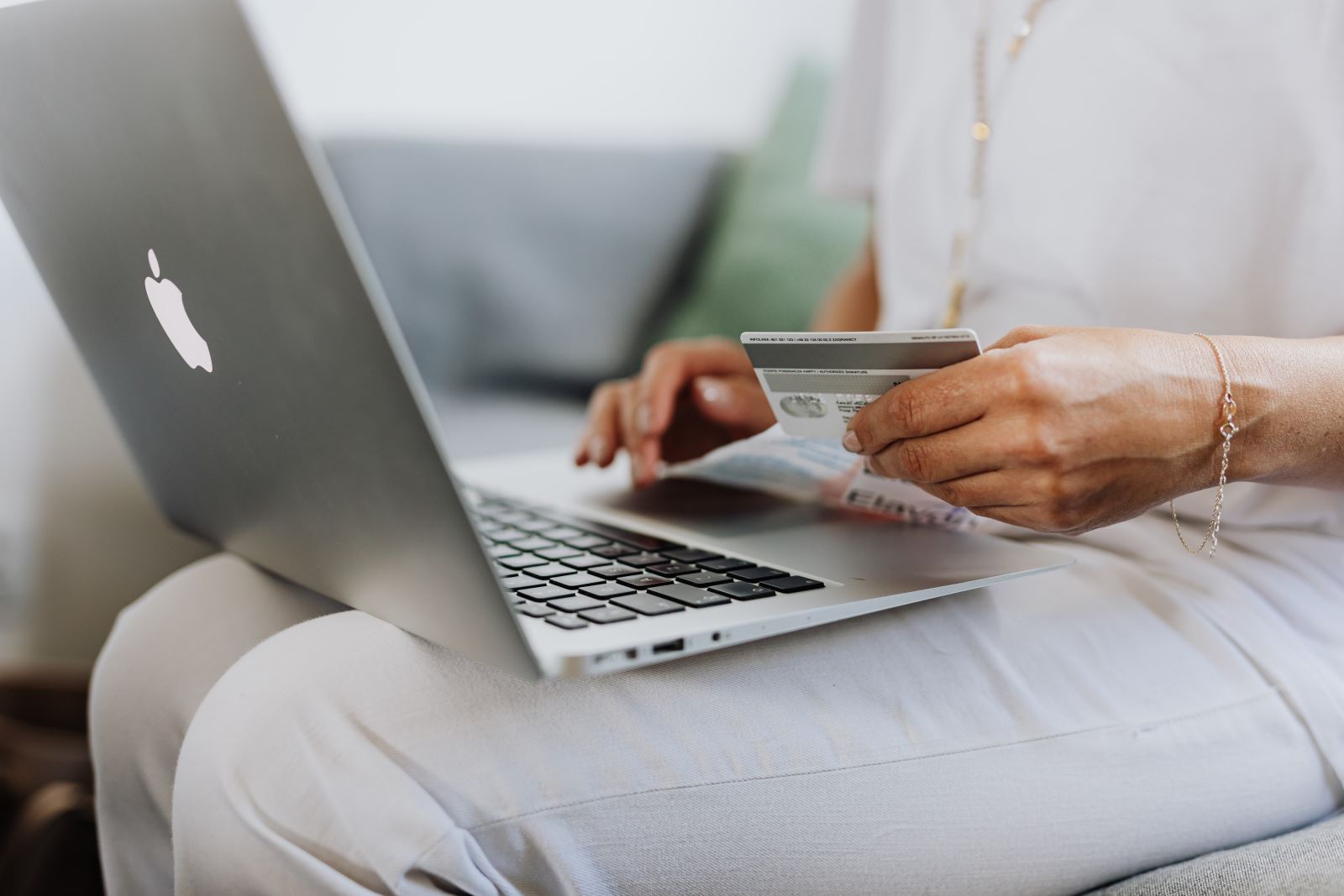 thiết kế website bán hàng online giá rẻ